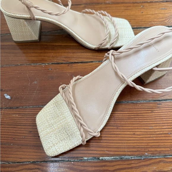 WORN ONCE! Marc fisher Carys sandal size 8 with box - Picture 5 of 9